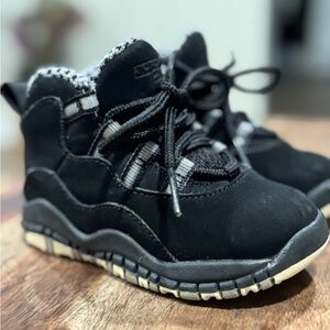 Jordan Black Sneakers Robust Design